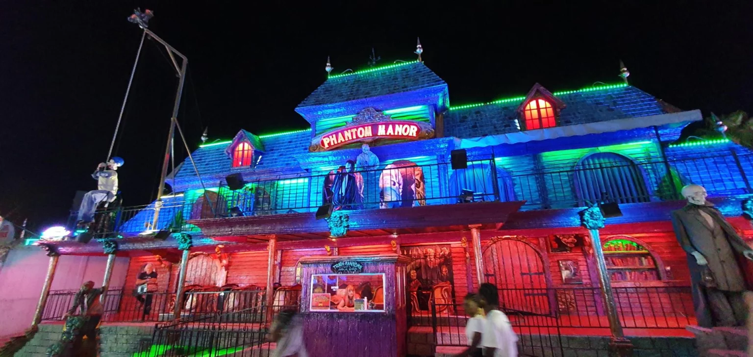 phantom_manor_manege